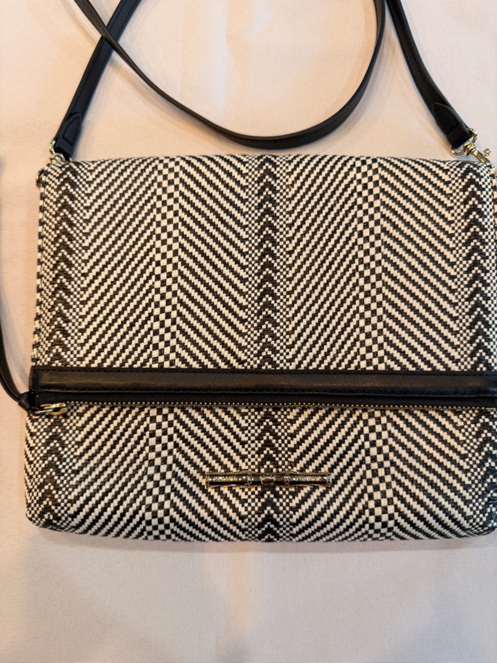 Elaine Turner Black and White Chevron Crossbody Red Interior with Mirror - Picture 2 of 11
